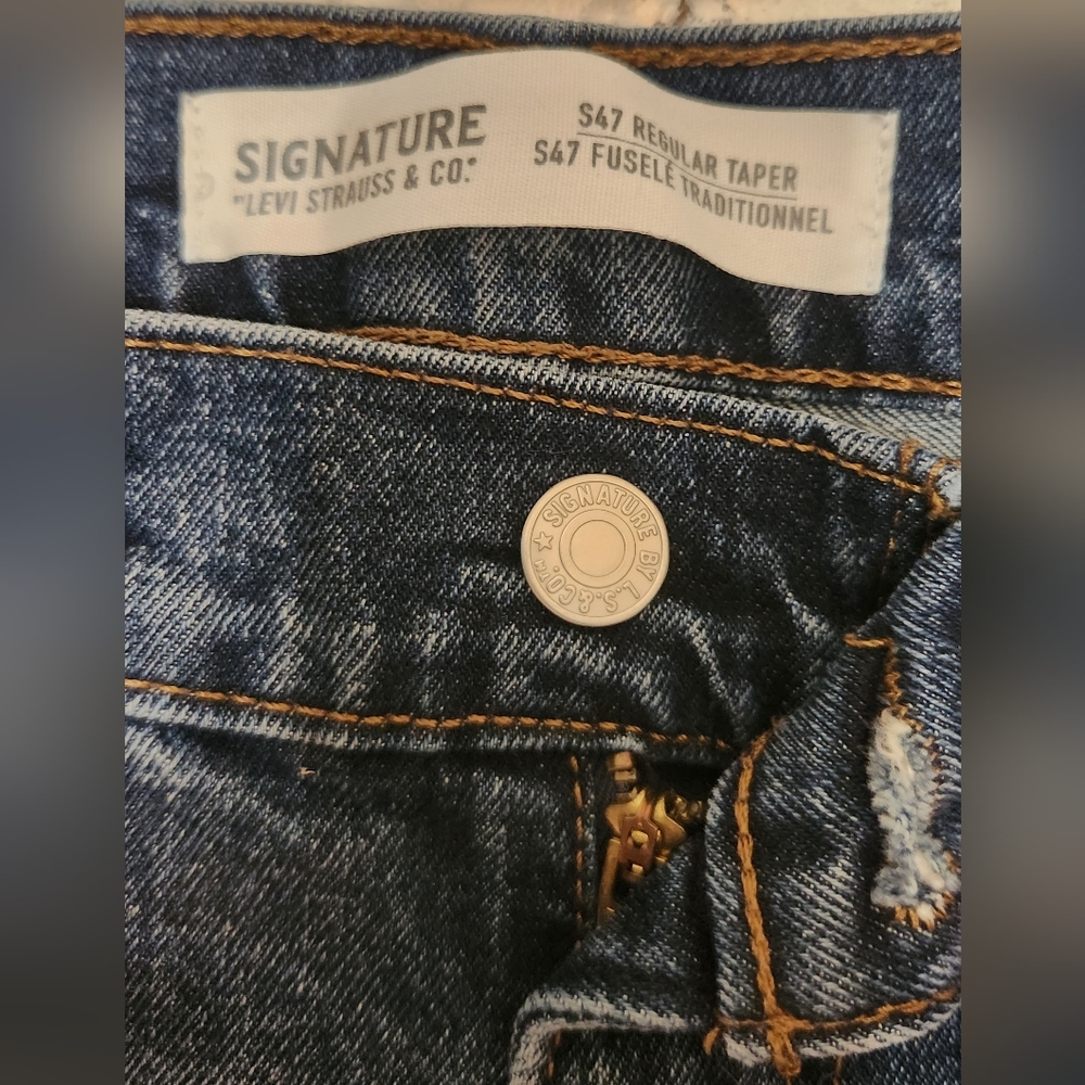 Levi's 647 Women's Jeans Signature Regular Taper - Picture 2 of 12